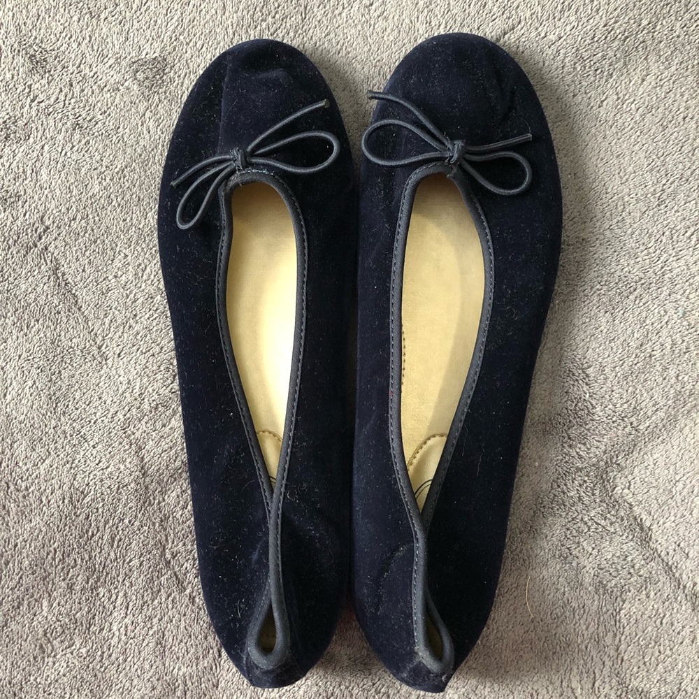 NWOT Scoop NYC navy velvet ballet flats